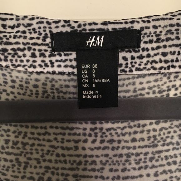 ❌SOLDH&M Sheer Formal Blouse! 👩🏻‍💼 - Picture 4 of 4